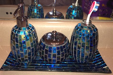 It brings a modern design element to your bathroom, while its durable material stands up to everyday use. Blue Turquoise and Green Mosaic Bathroom Accessories Set ...