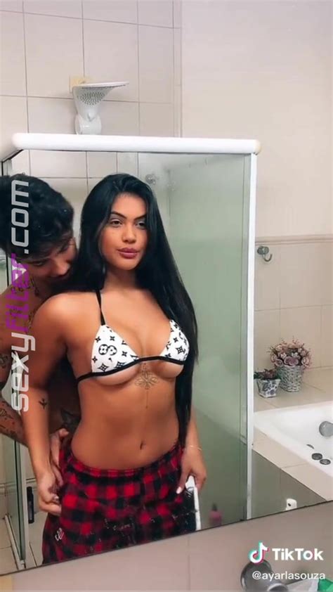 Ayarla Souza Shows Her Appealing Cleavage Sexyfilter Com