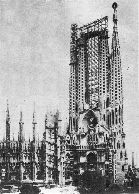 The Evolution Of The Sagrada Família In Stunning Photographs 1882