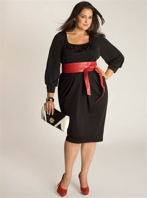 Get Glamorous And Chic Black Dresses For Plus Size Women