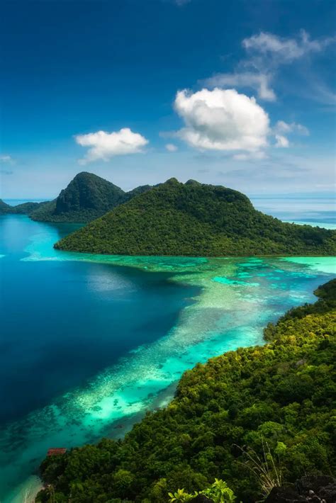 Bohey Dulang Island Paradise Off The Coast Of Borneo