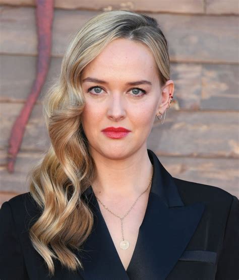 Jess Weixler At It Chapter Two Premiere In Westwood 08262019