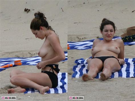 Naked Kelly Brook Added By Bot