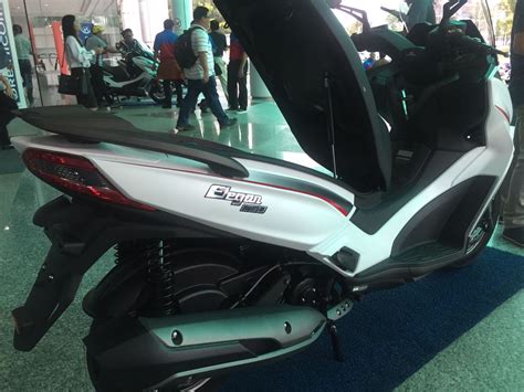 The modenas elegan 250 model is a scooter bike manufactured by modenas. Modenas Launch ELEGAN 250 Malaysia - Motorcycle.my