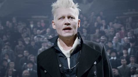 Grindelwald doesn't really act like a fascist leader; Fantastic Beasts: The Crimes of Grindelwald - "Magic ...