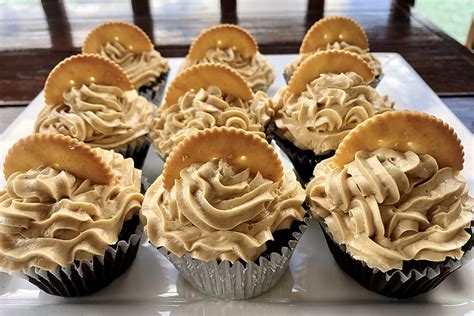 The Daily Herald Sugar And Spice Chocolate Peanut Butter Ritz Cupcakes