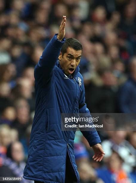 Glasgow Rangers Giovanni Van Bronckhorst Photos And Premium High Res