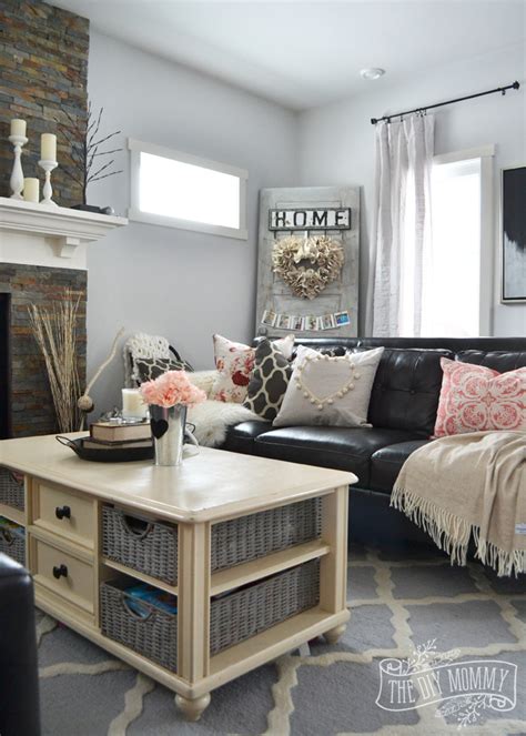 Blush pink and grey room decor. Black & Blush Pink Valentine's Day Home Decor Ideas + DIY ...