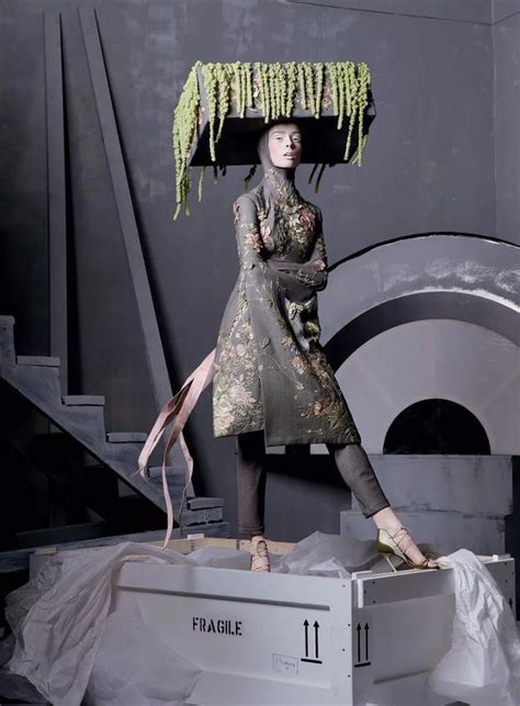 Alexander McQueen S Iconic Designs Alexander Mcqueen Savage Beauty