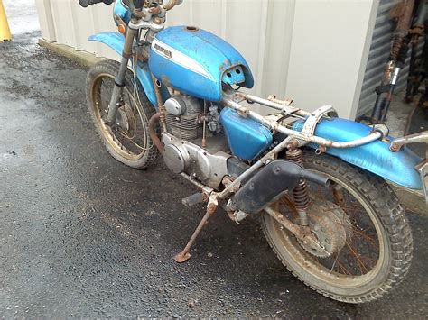 I decided to strip it down to the frame and i went throug. 1970 Honda SL 175