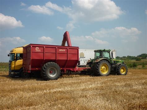 John Deere › Huizingharvest Vanuit Bulgarije Rusland Trekkerwebnl