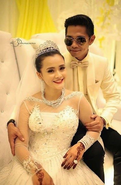 Beliau memulakan kerjaya awal sebagai pelagak ngeri, kemudiannya memulakan kerjaya lakonan profesional dengan dua hati. 30 Gambar Majlis Resepsi Fizz & Almy Nadia di Pulau Pinang