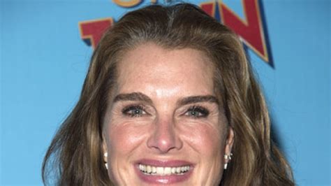 Extra Scoop Brooke Shields Reveals How She Lost Her Virginity