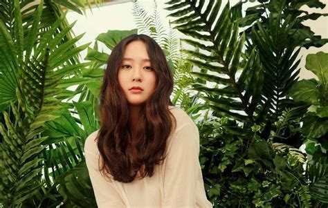 F X ’s Krystal Jung Stuns In Gorgeous Photoshoot For London Brand What The Kpop