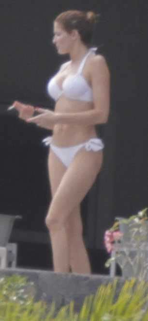 All White Stephanie Seymour Smokes A Cigarette As She Relaxed With Bikini On St Barts Celebrity