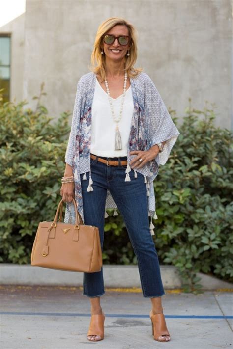 Stylish Summer Outfits For Ladies Over 40