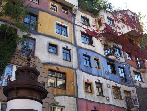 Дом хундертвассера — жилой дом в вене, австрия. Catherine Cavendish: Hundertwasserhaus, Vienna