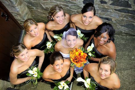 Bride With Bridesmaids From Above Bridal Party Photoshoot Creative Wedding Photo Wedding Photos