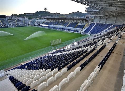 Atalanta bergamo domowe mecze w lidze mistrzów będzie rozgrywała na san siro. Atalanta Bergamo Stadium - Italian stadium - The ...