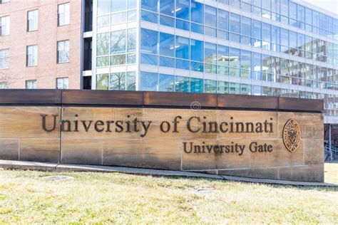 University Of Cincinnati Entrance Sign Editorial Photo Image Of Space