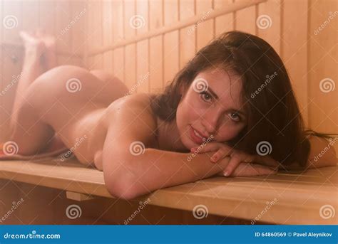 Tutustu 49 Imagen Women In Sauna Naked Abzlocal Fi