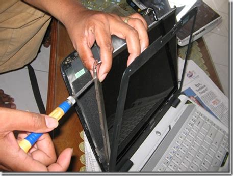 .laptop juga kebanyakan memakai layar lcd (liquid crystal display) dengan berukuran 10 hingga 17 inci tergantung dari ukurannya laptop itu. Cara Servis Monitor LCD | Memperbaiki LCD Laptop | Laptop ...