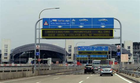 Traffic camera johor causeway & tuas checkpoint. Certis Cisco officer dies after being knocked down by a ...