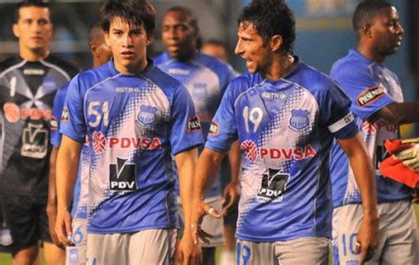 Daftar skuad pemain asociación civil deportivo lara 2020/2021. Camisa Titular Emelec 2011