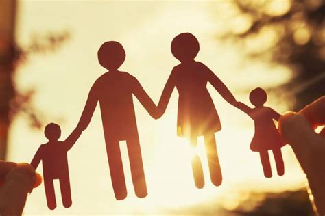 Sosiologi keluarga adalah suatu ilmu yang mengkaji tentang realitas sosiologis dari interaksi, pola, bentuk, dan adapun pengertian sosiologi keluarga menurut para ahli adalah sebagai berikut Membenahi Keluarga adalah "Koentji" Menyelamatkan Generasi Halaman 1 - Kompasiana.com