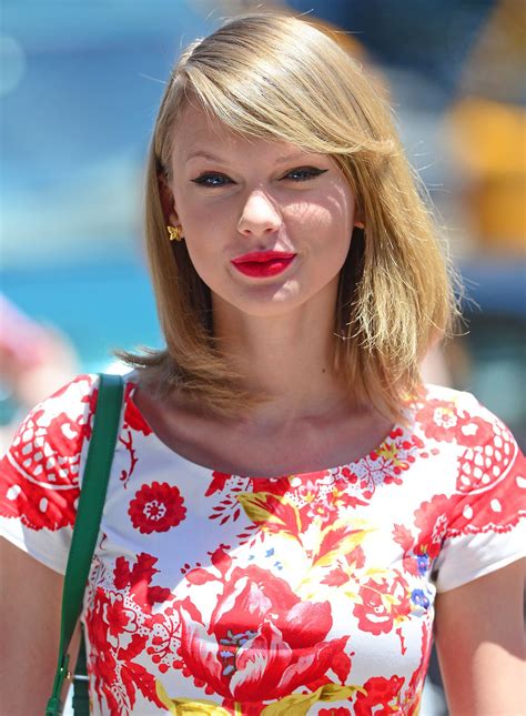 Taylor Swift Street Style Out And About In New York City June 2014