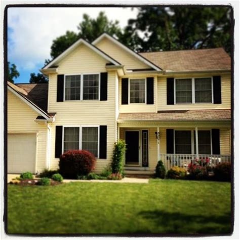 Although typical victorian homes have some pretty ornate exterior trim, adding just a bit can enhance the overall look of your home. Pin by Taylor Hanzs on Home stuff | Yellow house exterior ...