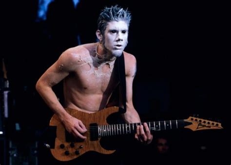 Combine forces courtesy of a sick guest spot from method man giving fred durst a run for. WES BORLAND Explains Why No One Wants New LIMP BIZKIT