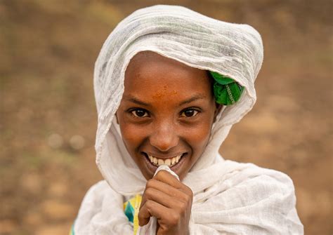 Portrait Of A Smiling Ethiopian Girl Amhara Region Lalib Flickr