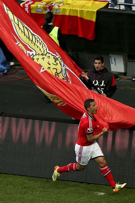 The youngest player ever to play for benfica b. Benfica | Sport lisboa e benfica, Sporting lisboa, Videos de futebol