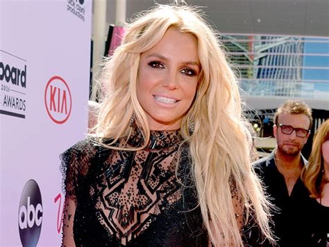 Britney Spears Looks Happier Than Ever With A Fresh New Haircut Self