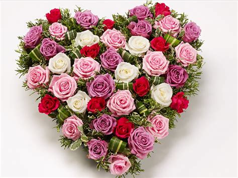 Harts & flowers proudly serves morrilton and the surrounding areas. Large Loose Rose Pink and Cream Heart - Make My Day Flowers