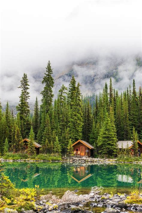 Lake Ohara En El Punto De Sargentos En Los Cohetes Canadienses Del