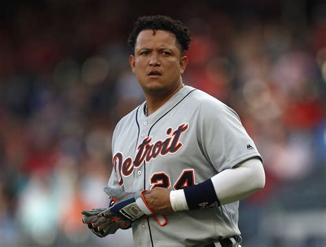 Miguel Cabrera Dealing With Chronic Knee Issue