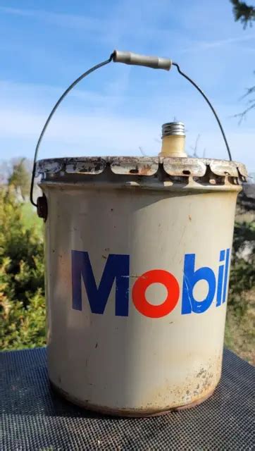Vintage Metal Mobil Oil Can~empty ~ W Handle And Lid 5 Gallon 1975 30
