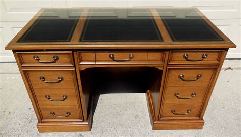 Sligh Lowry Executive Kneehole Desk W Inlaid Leather Top Pedestal