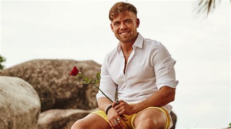 Niko griesert geht als bachelor 2021 auf die suche nach der großen liebe. Ist Bachelor Niko eine Kopie von diesem Bachelorette-Boy ...