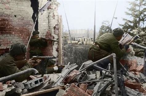 Color Photos Of Soviet Soldiers During Wwii Vintage Everyday