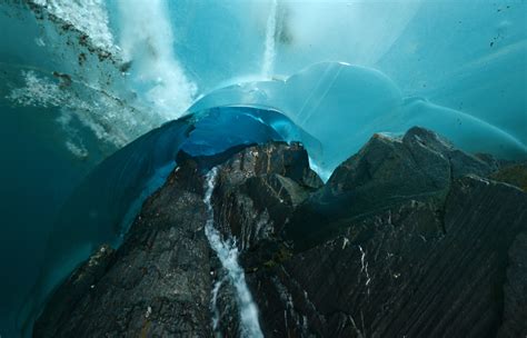 Las Cuevas De Hielo En Alaska