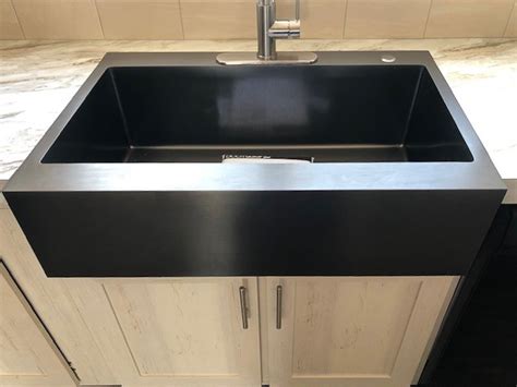 Today's sink manufacturers are crafting farm sinks from a diverse array of materials, including stone, stainless steel, porcelain, concrete, and. fleetwood-options-Black-stainless-steel-farm-sink ...