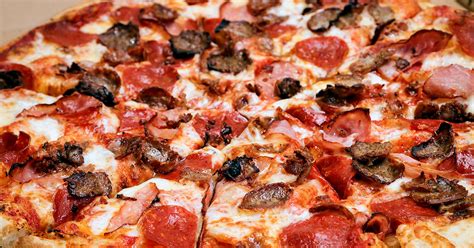 The Best 7 Meats To Top Your Pizza The Sauce By Slice