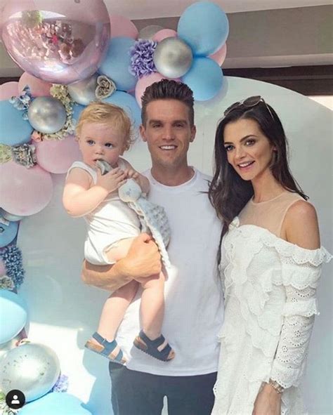 Baby accidentally swallowed bath water : Gaz Beadle accidentally flashes privates in bathtime snap ...