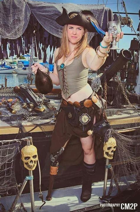 Pin By Rod Severn On Quick Saves Pirate Woman Female Pirate Costume Pirates