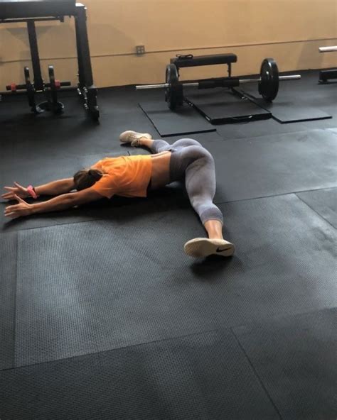 Katie Sonier Cpt On Instagram Warming Up Serves Two Purposes To