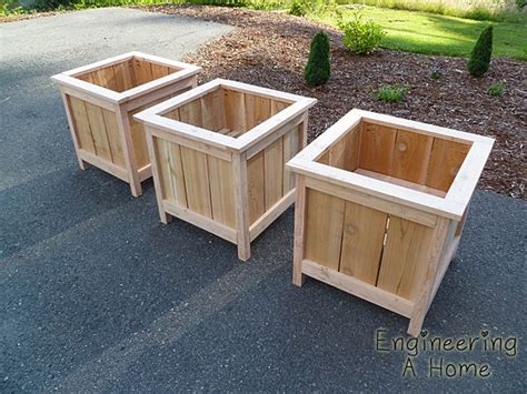 Scroll through this list and click the 'view plans' to get the free plans. cedar planter box plans | Cedar Planter Boxes | Diy wooden ...