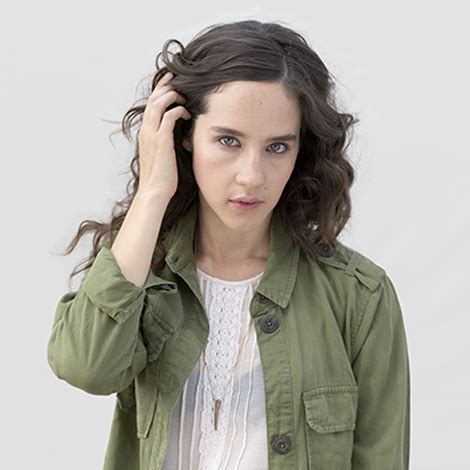 Entrevistas de tus artistas favoritos, acústicos, juegos y ¡mucho más! Ximena Sariñana | Seitrack - Agencia Artística